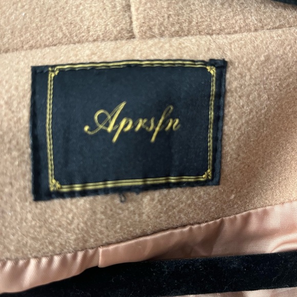 Camel color trench coat - Picture 4 of 5